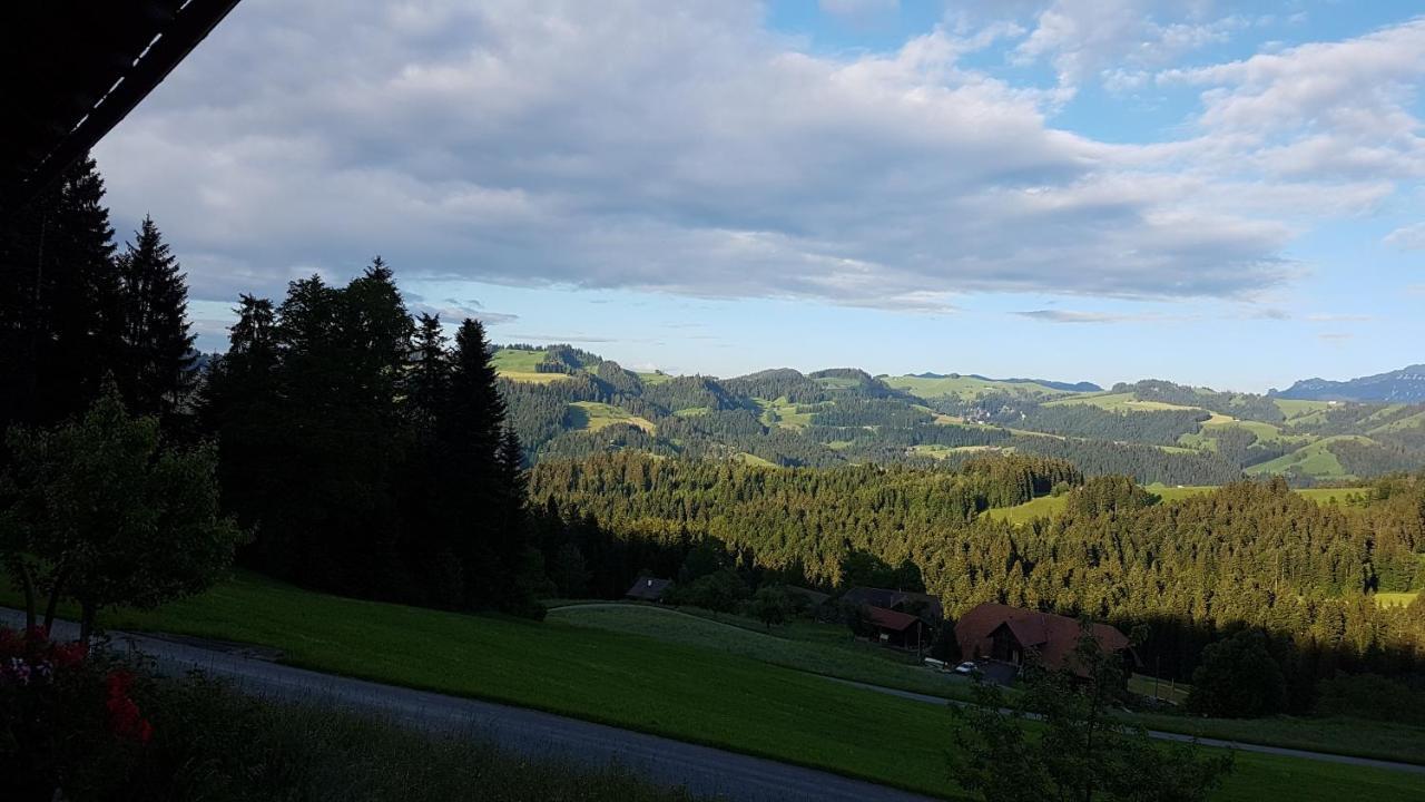 B&B Kraettli Eggiwil Exterior photo